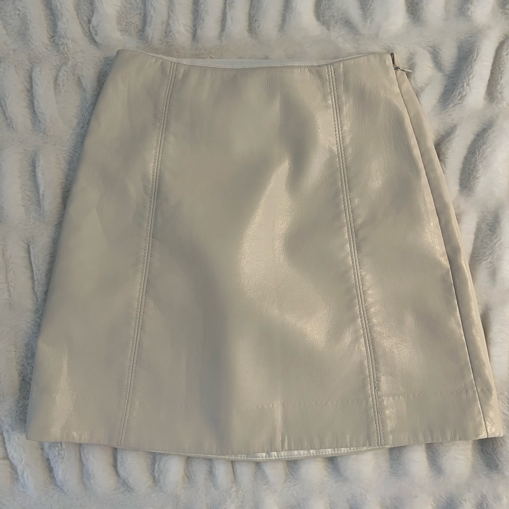 Aritzia Babaton Modern Mini Skirt